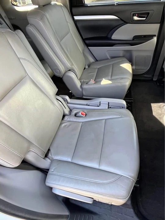 2018 Toyota Highlander - Image 8 of 10