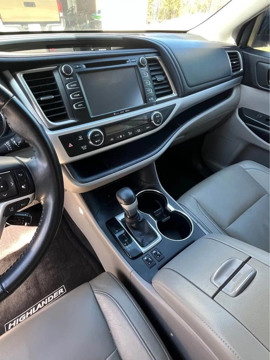 2018 Toyota Highlander - Image 6 of 10