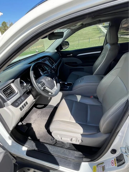 2018 Toyota Highlander - Image 5 of 10