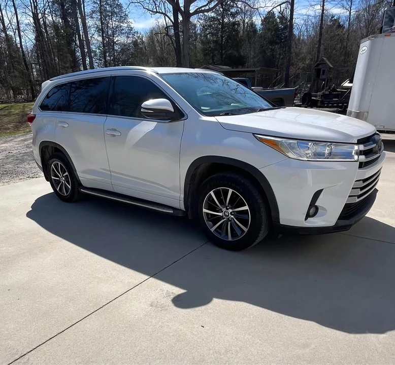 2018 Toyota Highlander - Image 3 of 10