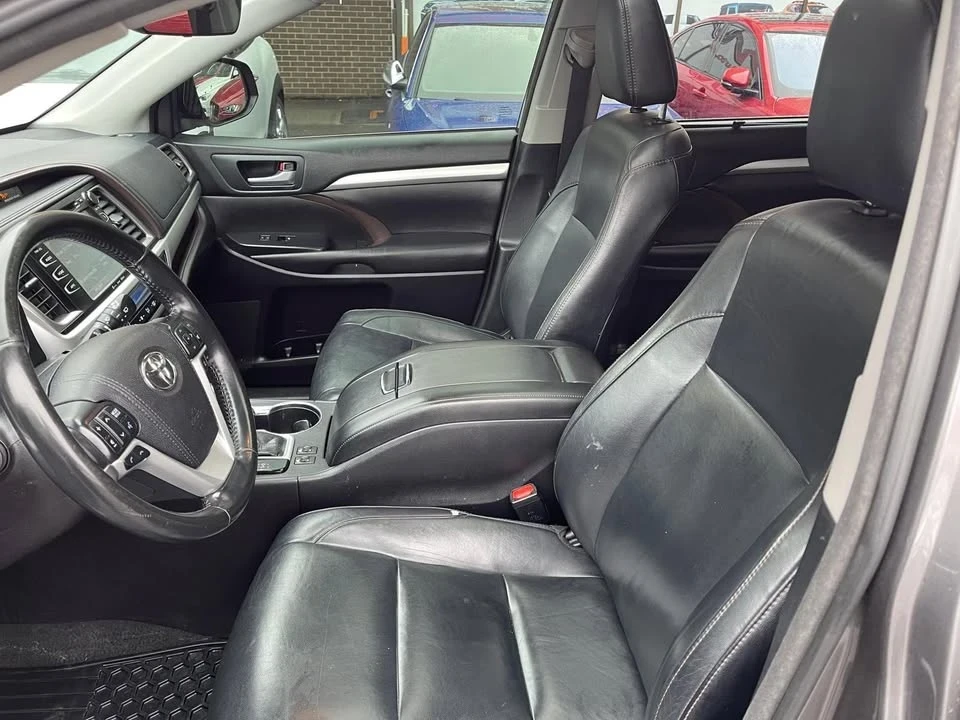 2018 Toyota Highlander - Image 7 of 20