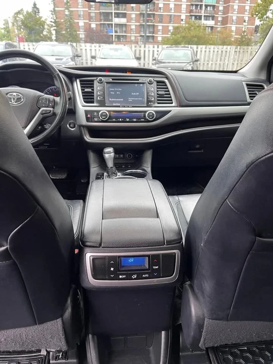 2018 Toyota Highlander - Image 18 of 20