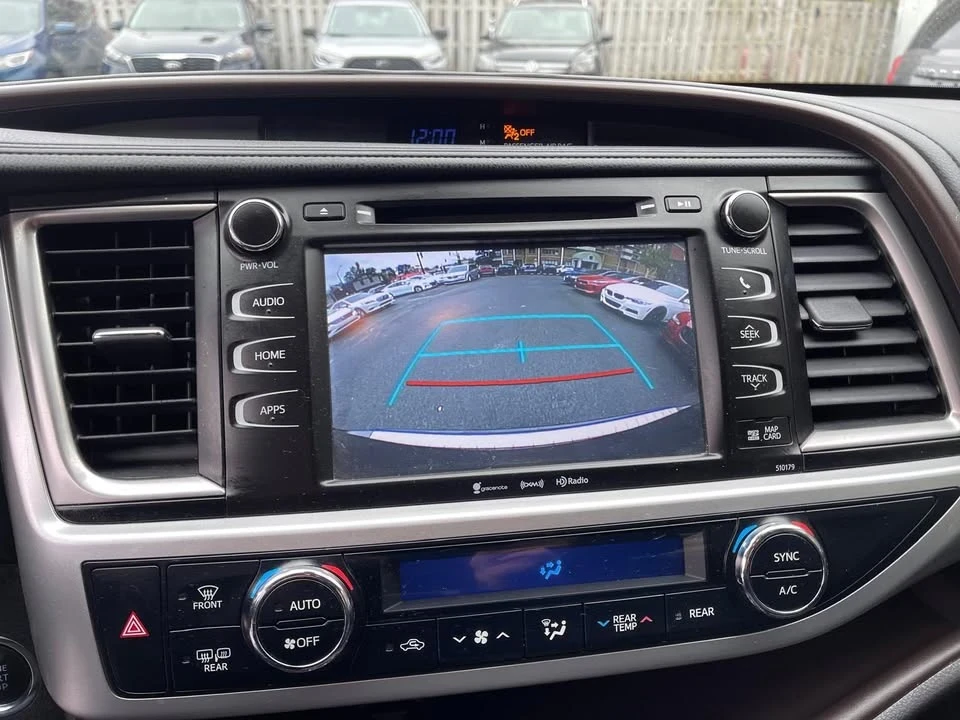 2018 Toyota Highlander - Image 19 of 20