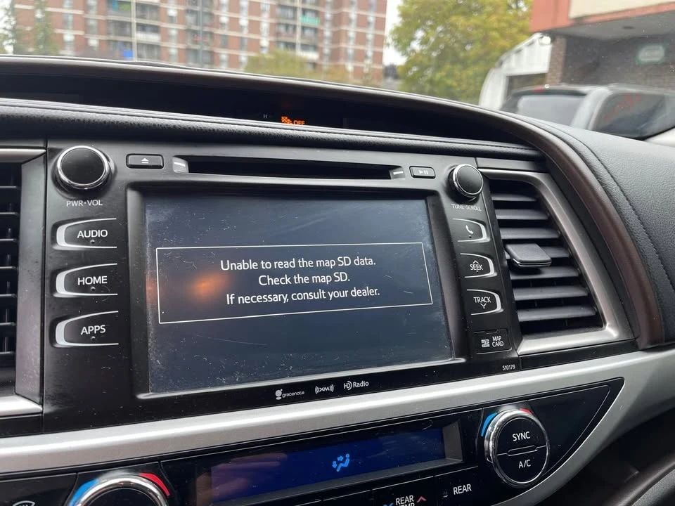 2018 Toyota Highlander - Image 14 of 20