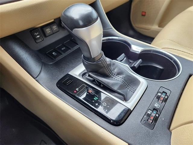 2018 Toyota Highlander - Image 15 of 19