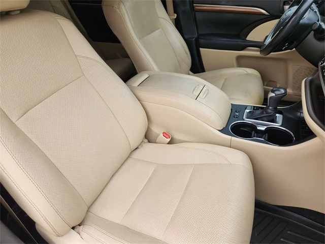 2018 Toyota Highlander - Image 9 of 19