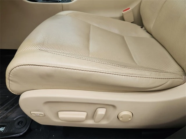 2018 Toyota Highlander - Image 17 of 19