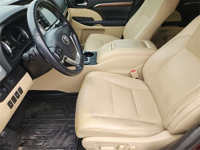 2018 Toyota Highlander - Image 8 of 19