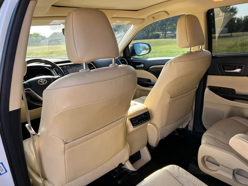 2018 Toyota Highlander - Image 8 of 18