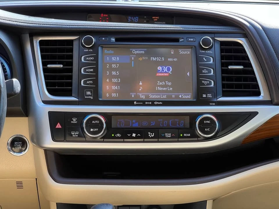 2018 Toyota Highlander - Image 12 of 18