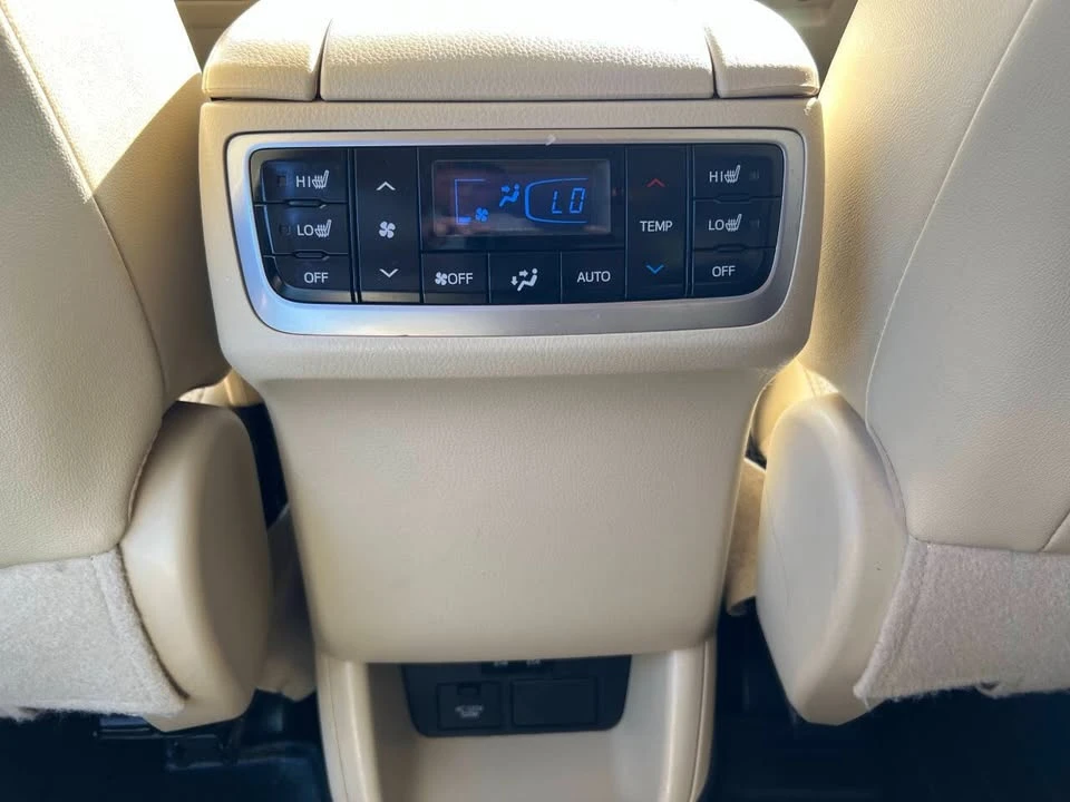 2018 Toyota Highlander - Image 11 of 18