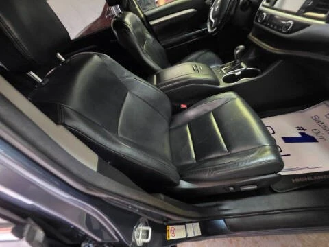 2018 Toyota Highlander - Image 11 of 18