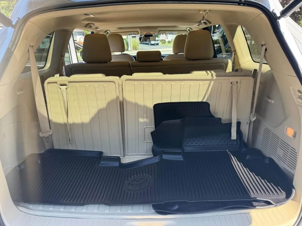 2018 Toyota Highlander - Image 9 of 19