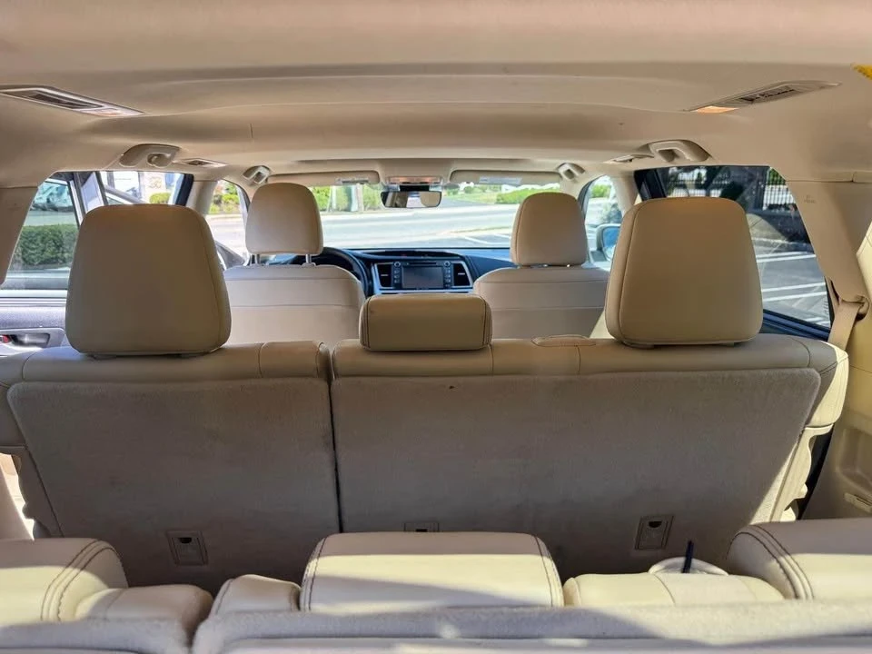 2018 Toyota Highlander - Image 10 of 19