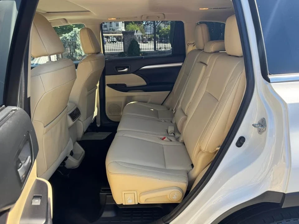 2018 Toyota Highlander - Image 12 of 19