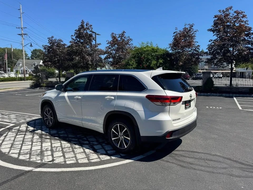 2018 Toyota Highlander - Image 4 of 19