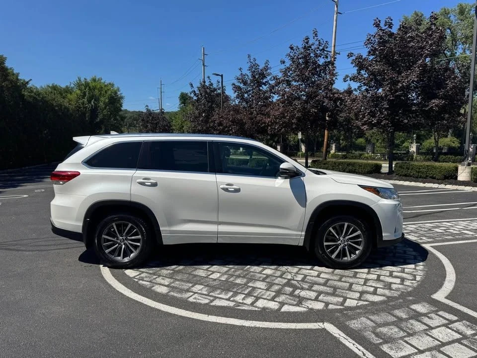 2018 Toyota Highlander - Image 7 of 19