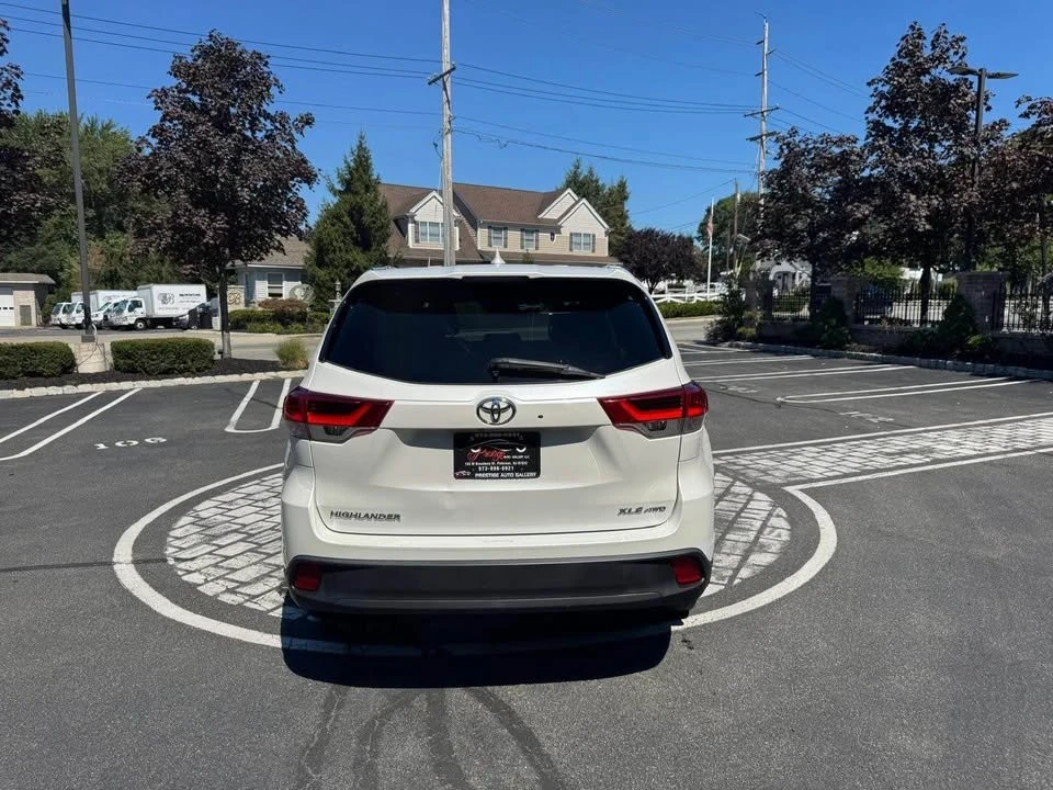 2018 Toyota Highlander - Image 5 of 19