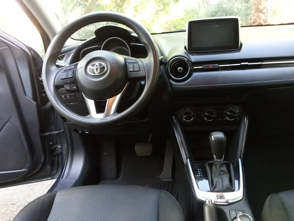 2018 Toyota Yaris - Image 7 of 11