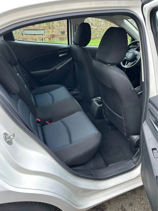 2018 Toyota Yaris - Image 9 of 9