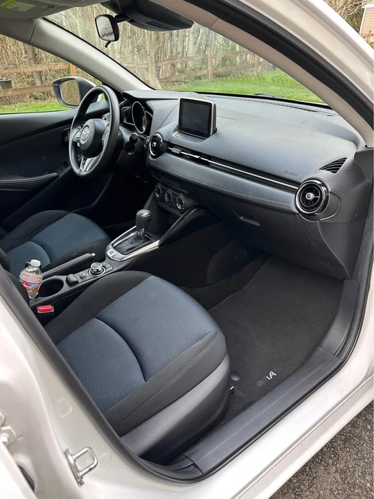 2018 Toyota Yaris - Image 6 of 9