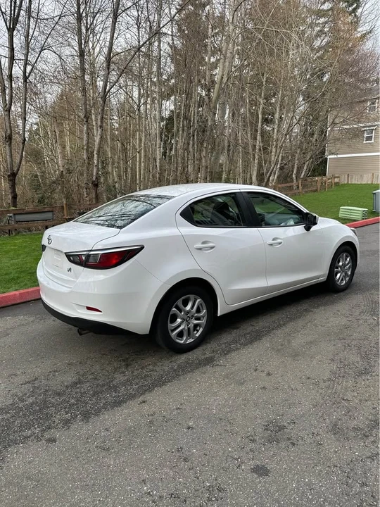 2018 Toyota Yaris - Image 3 of 9