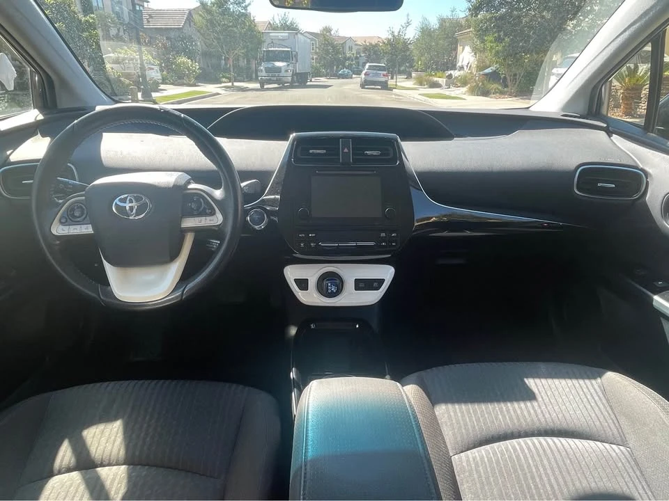 2018 Toyota Prius 4th Gen - Image 6 of 6