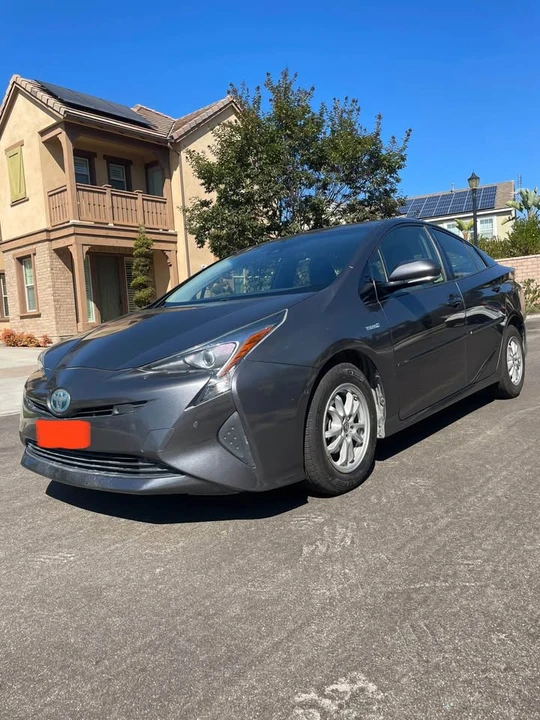 2018 Toyota Prius 4th Gen - Image 5 of 6