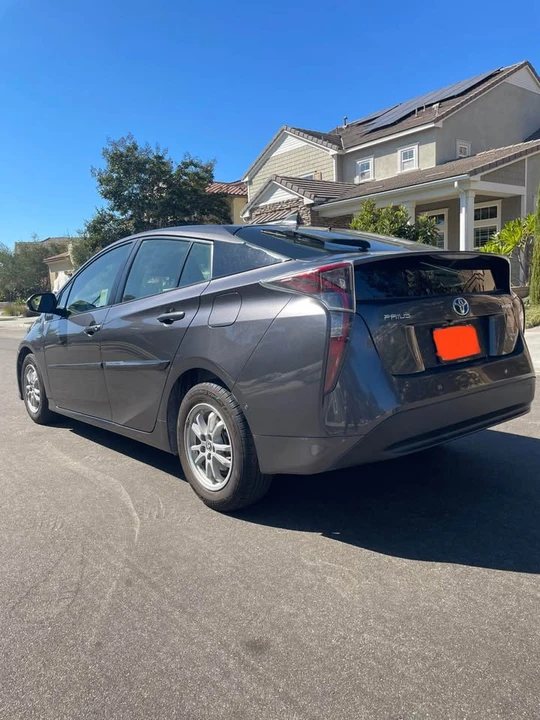 2018 Toyota Prius 4th Gen - Image 3 of 6