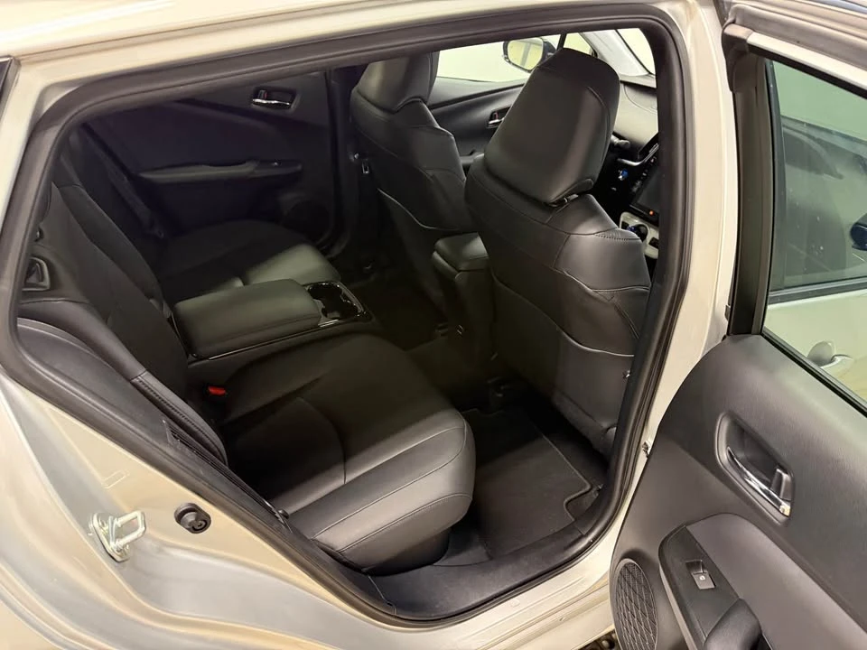 2018 Toyota Prius 4th Gen - Image 10 of 17