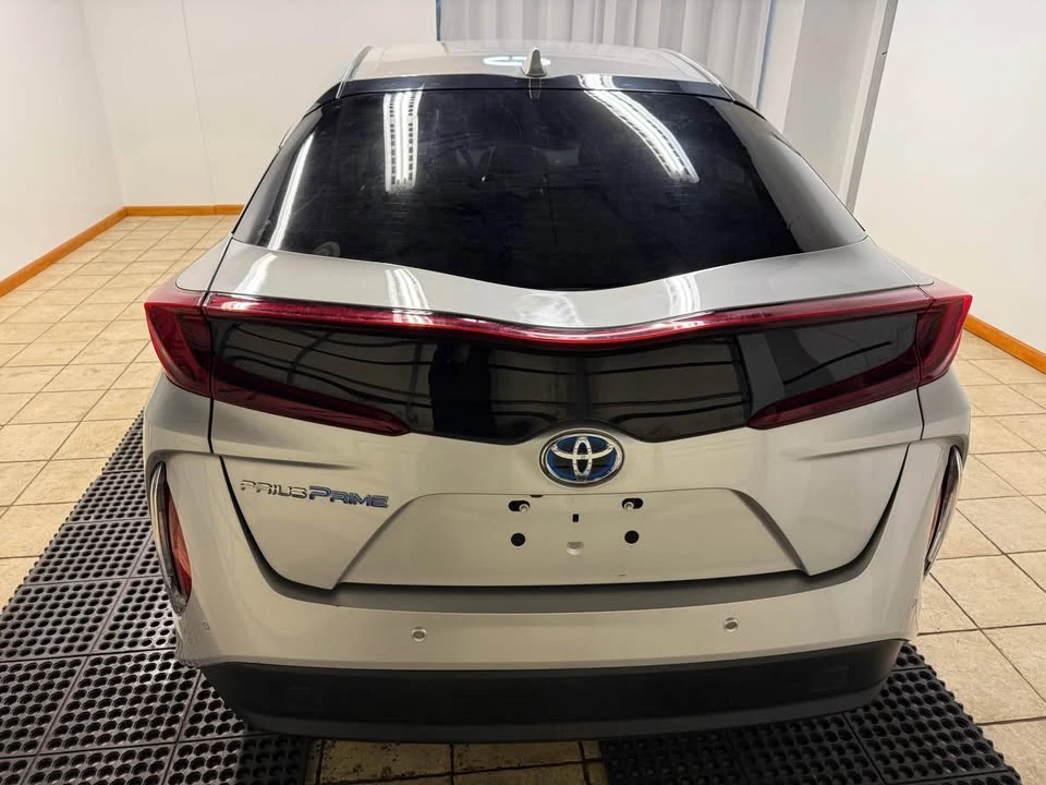 2018 Toyota Prius 4th Gen - Image 5 of 17