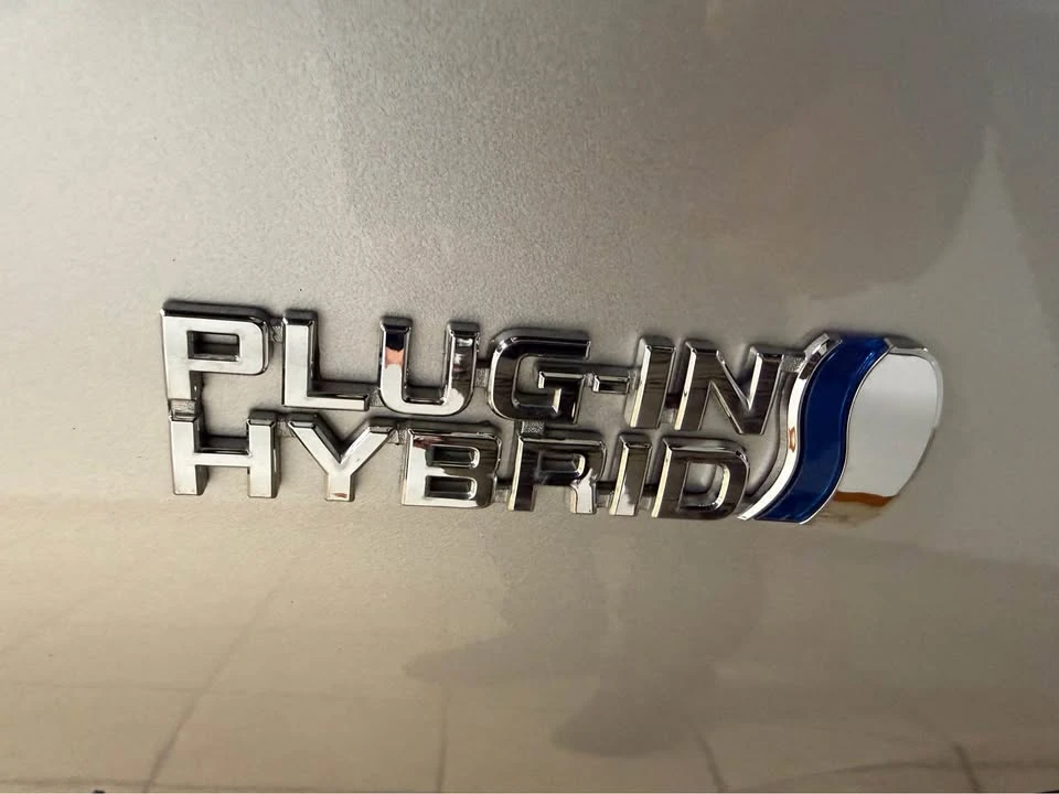 2018 Toyota Prius 4th Gen - Image 17 of 17