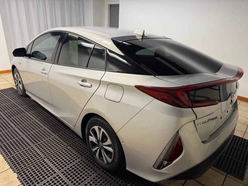 2018 Toyota Prius 4th Gen - Image 4 of 17