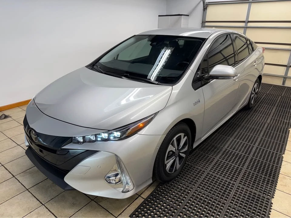 2018 Toyota Prius 4th Gen - Image 3 of 17