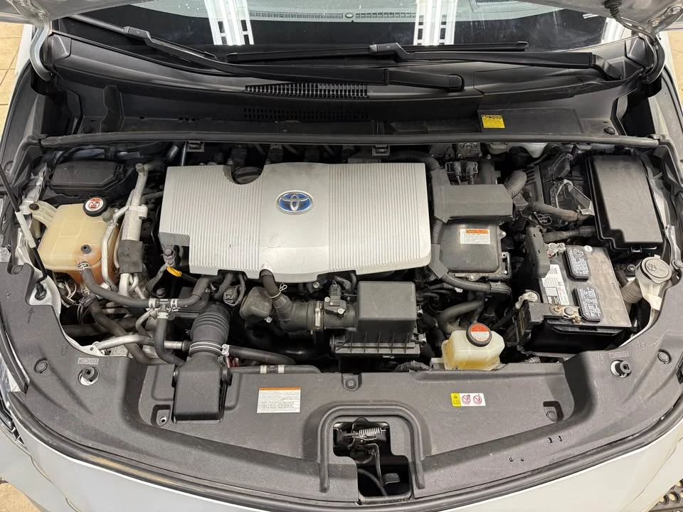 2018 Toyota Prius 4th Gen - Image 14 of 17