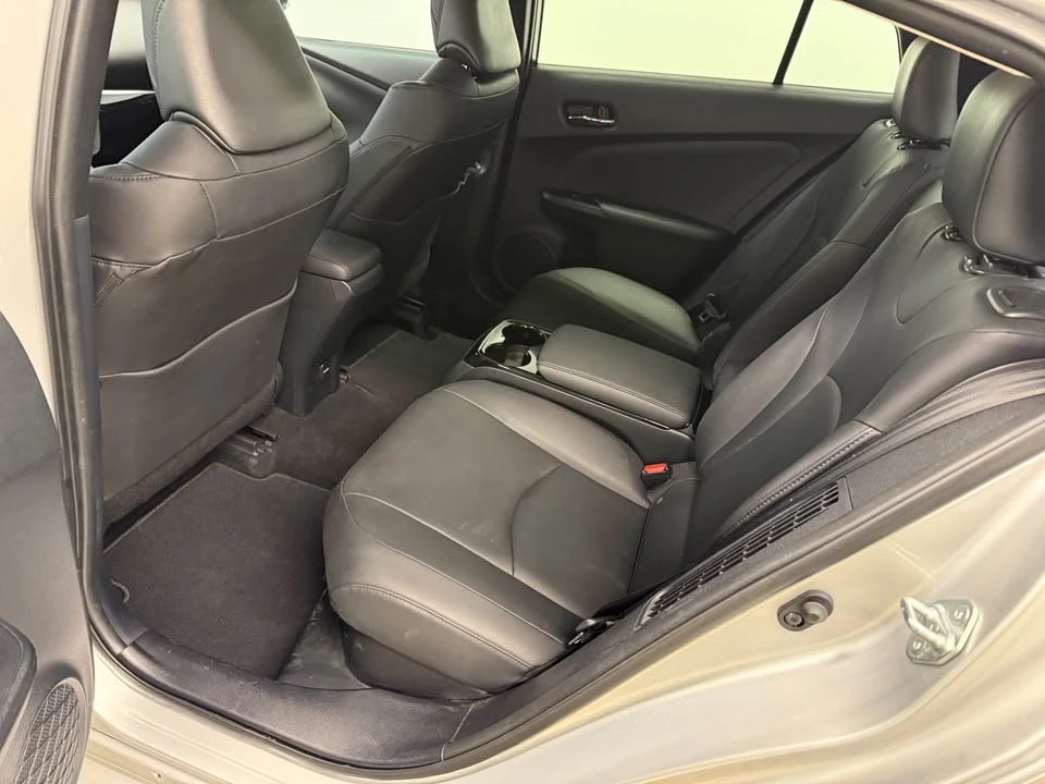 2018 Toyota Prius 4th Gen - Image 8 of 17