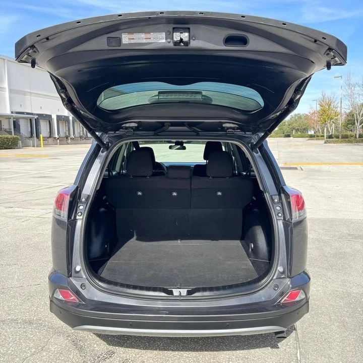 2018 Toyota RAV4 4th Gen - Image 14 of 20