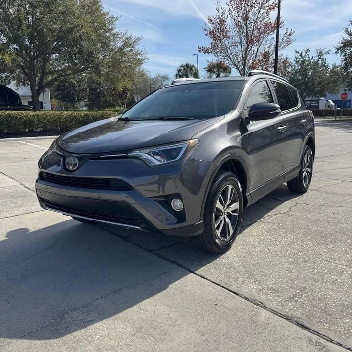 2018 Toyota RAV4 4th Gen - Image 15 of 20
