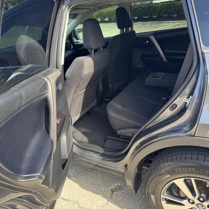 2018 Toyota RAV4 4th Gen - Image 10 of 20