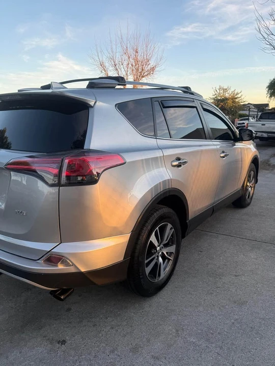 2018 Toyota RAV4 4th Gen - Image 4 of 19