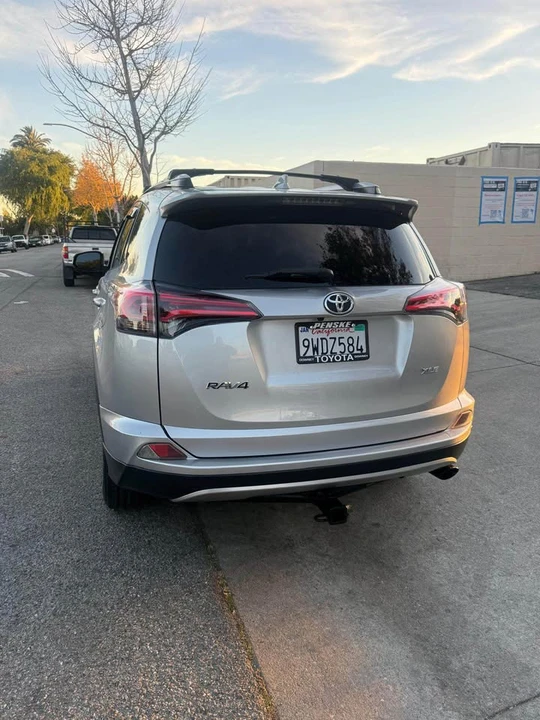 2018 Toyota RAV4 4th Gen - Image 5 of 19