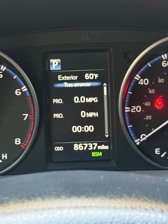 2018 Toyota RAV4 4th Gen - Image 16 of 19