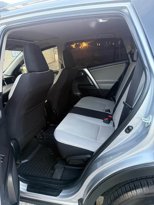 2018 Toyota RAV4 4th Gen - Image 10 of 19