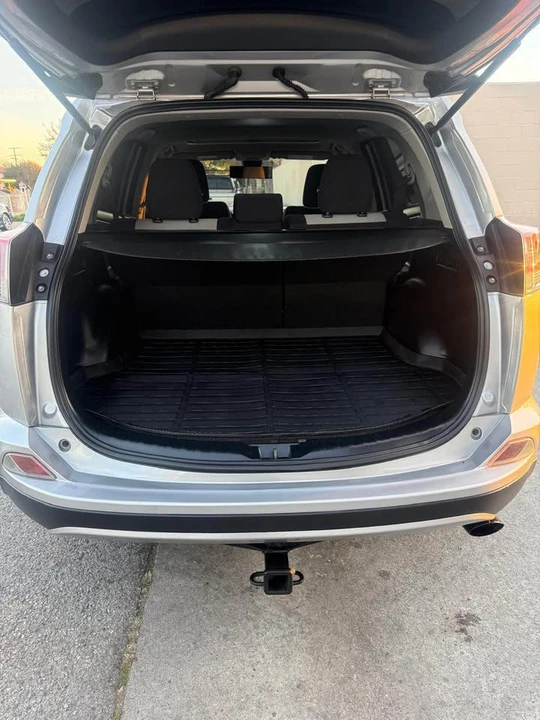 2018 Toyota RAV4 4th Gen - Image 8 of 19