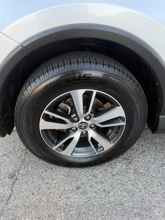 2018 Toyota RAV4 4th Gen - Image 19 of 19
