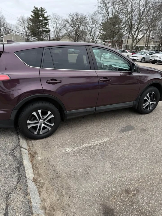2018 Toyota RAV4 4th Gen - Image 9 of 13