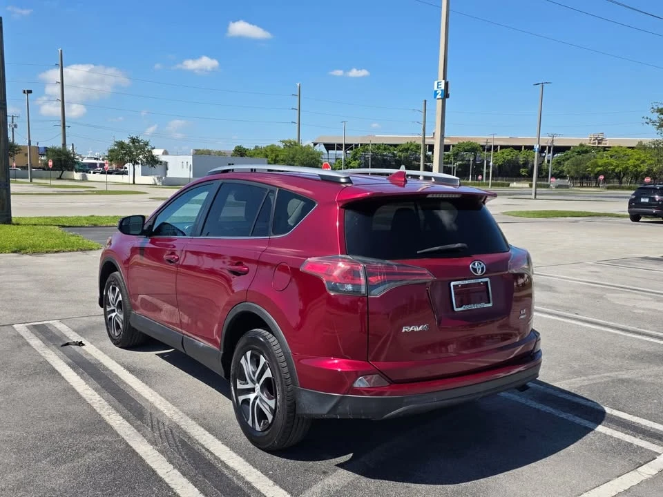2018 Toyota RAV4 4th Gen - Image 11 of 13