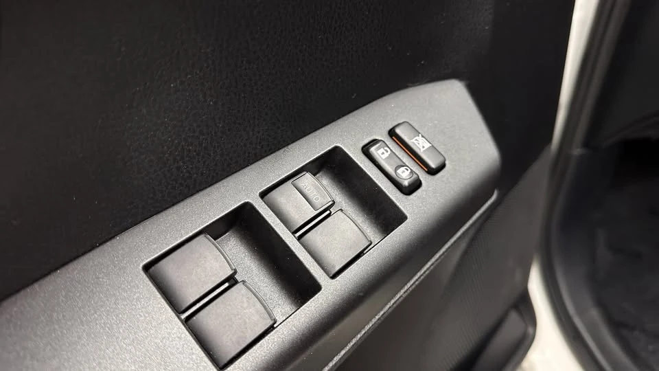 2018 Toyota RAV4 4th Gen - Image 10 of 20