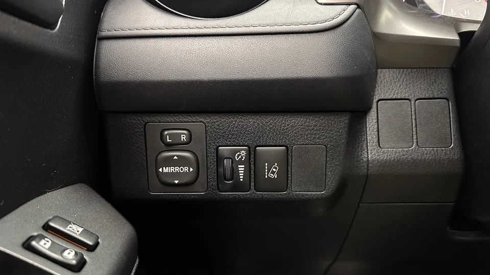 2018 Toyota RAV4 4th Gen - Image 17 of 20