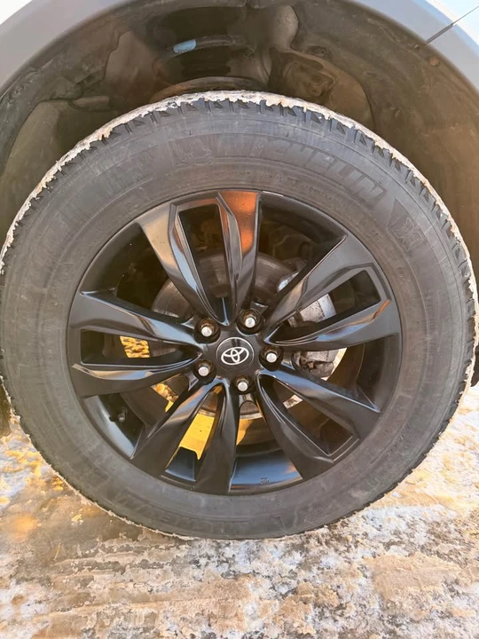 2018 Toyota RAV4 4th Gen - Image 5 of 13